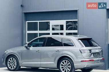 Внедорожник / Кроссовер Audi Q7 2016 в 