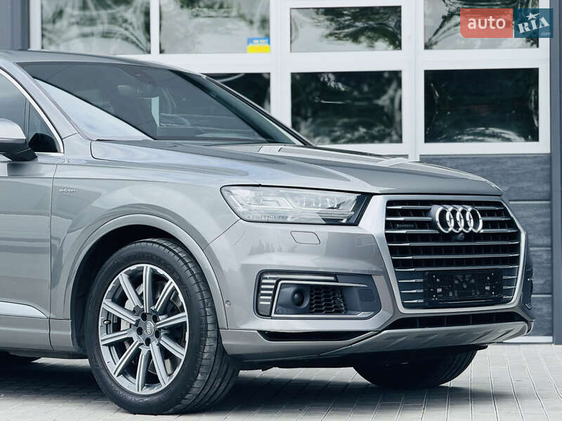 Внедорожник / Кроссовер Audi Q7 2016 в Мукачево