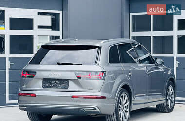 Внедорожник / Кроссовер Audi Q7 2016 в 