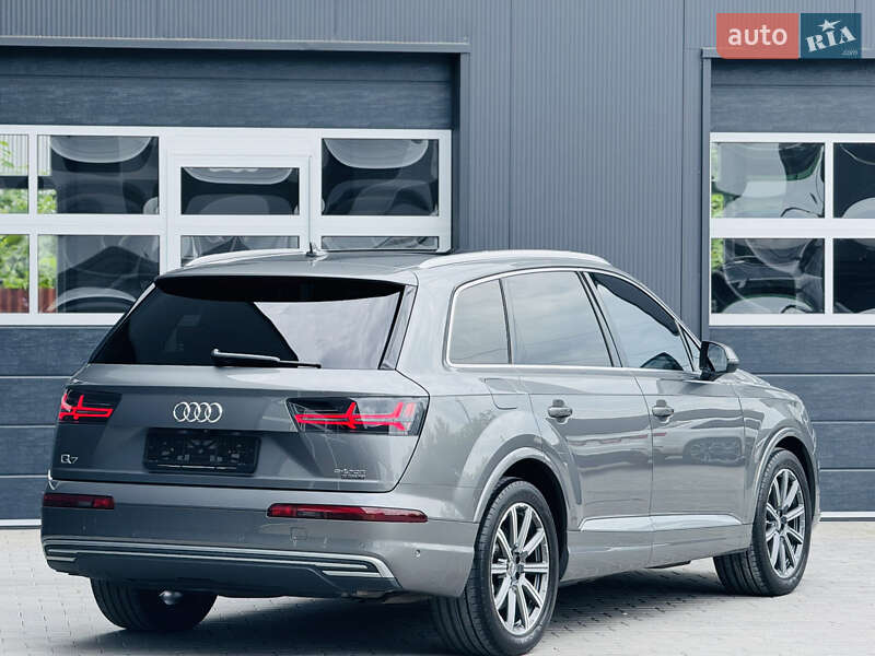 Внедорожник / Кроссовер Audi Q7 2016 в Мукачево