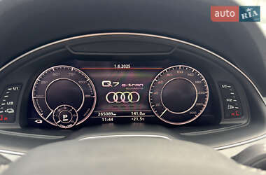 Внедорожник / Кроссовер Audi Q7 2016 в 