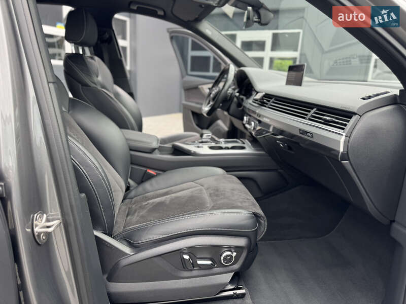 Внедорожник / Кроссовер Audi Q7 2016 в Мукачево