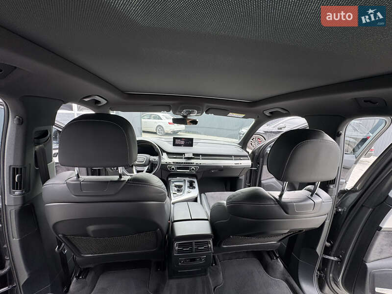 Внедорожник / Кроссовер Audi Q7 2016 в Мукачево