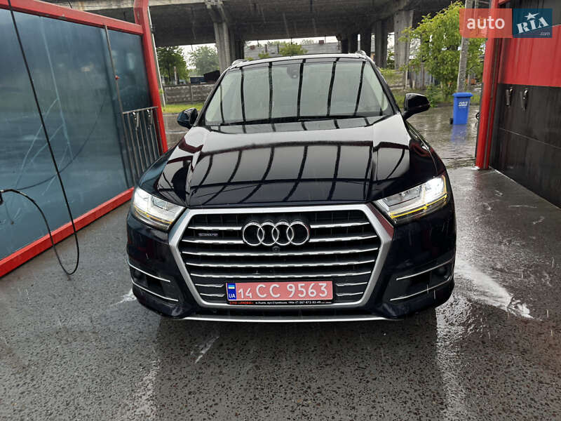 Внедорожник / Кроссовер Audi Q7 2017 в Львове