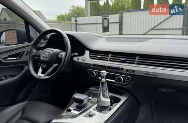 Внедорожник / Кроссовер Audi Q7 2016 в 