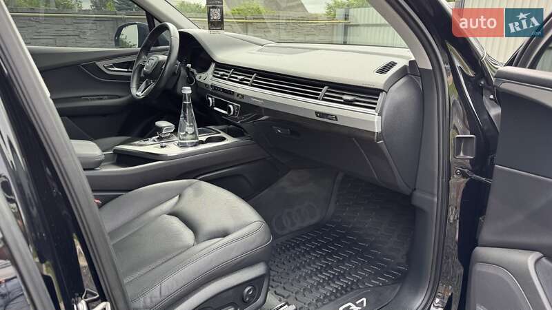 Позашляховик / Кросовер Audi Q7 2016 в Нововолинську