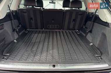 Внедорожник / Кроссовер Audi Q7 2016 в 