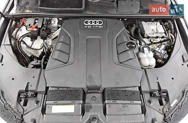Позашляховик / Кросовер Audi Q7 2018 в 
