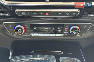 Внедорожник / Кроссовер Audi Q7 2019 в 