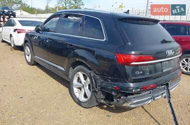 Внедорожник / Кроссовер Audi Q7 2021 в 