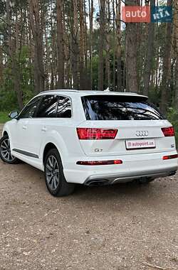Внедорожник / Кроссовер Audi Q7 2016 в 