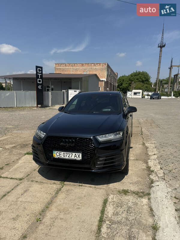 Внедорожник / Кроссовер Audi Q7 2016 в 