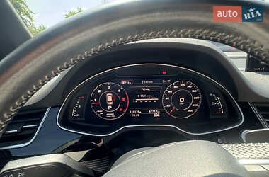 Внедорожник / Кроссовер Audi Q7 2016 в 
