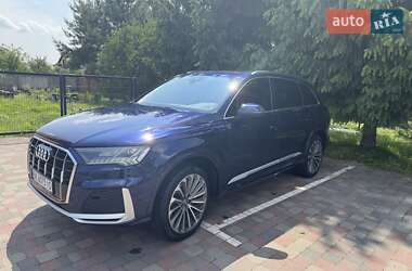 Внедорожник / Кроссовер Audi Q7 2021 в 