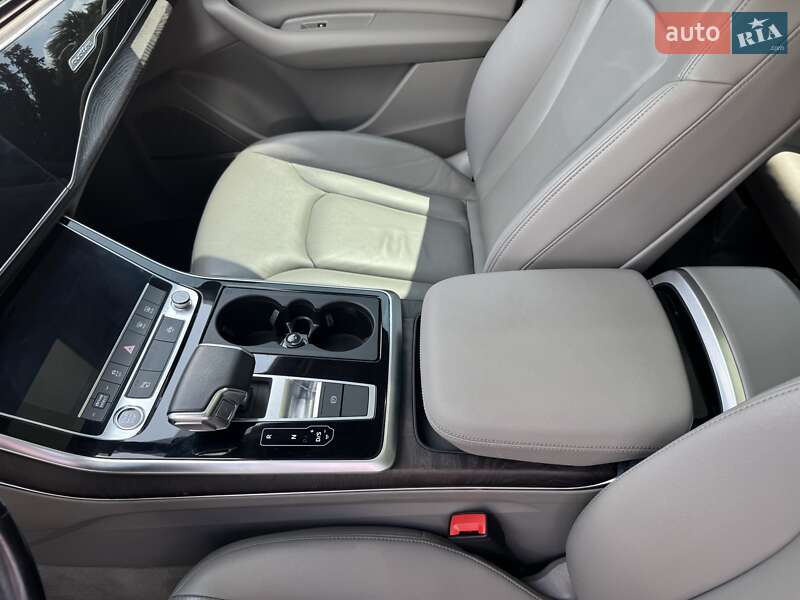 Внедорожник / Кроссовер Audi Q7 2021 в Ровно