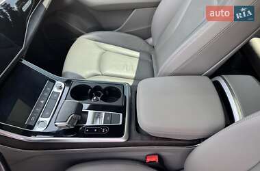 Внедорожник / Кроссовер Audi Q7 2021 в 