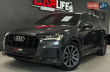 Внедорожник / Кроссовер Audi Q7 2021 в 
