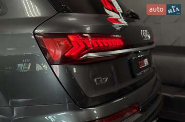 Внедорожник / Кроссовер Audi Q7 2021 в 