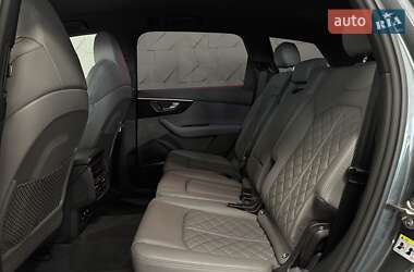Внедорожник / Кроссовер Audi Q7 2021 в 