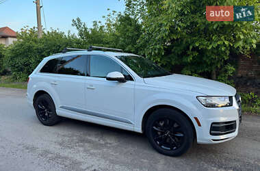 Внедорожник / Кроссовер Audi Q7 2017 в 