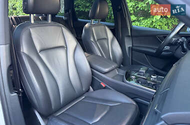Внедорожник / Кроссовер Audi Q7 2017 в 