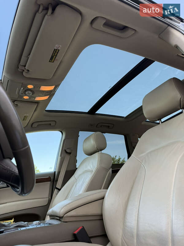 Позашляховик / Кросовер Audi Q7 2009 в Ужгороді