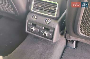 Внедорожник / Кроссовер Audi Q7 2010 в 