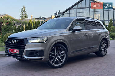 Позашляховик / Кросовер Audi Q7 2017 в 