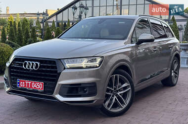 Позашляховик / Кросовер Audi Q7 2017 в 
