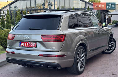 Позашляховик / Кросовер Audi Q7 2017 в 