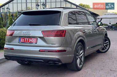 Позашляховик / Кросовер Audi Q7 2017 в 