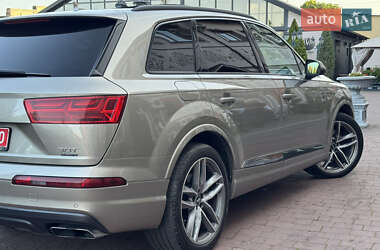 Позашляховик / Кросовер Audi Q7 2017 в 
