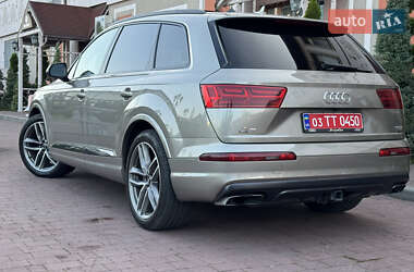 Позашляховик / Кросовер Audi Q7 2017 в 