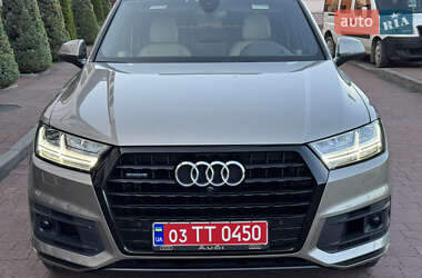 Позашляховик / Кросовер Audi Q7 2017 в 