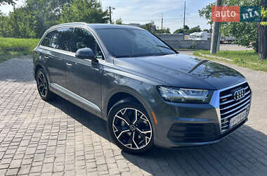 Внедорожник / Кроссовер Audi Q7 2016 в 