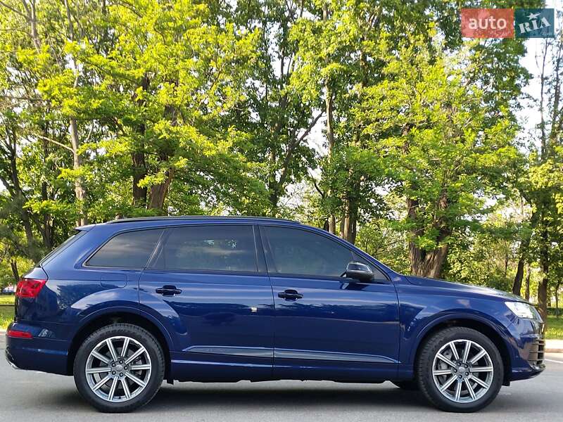 Позашляховик / Кросовер Audi Q7 2019 в Миколаєві