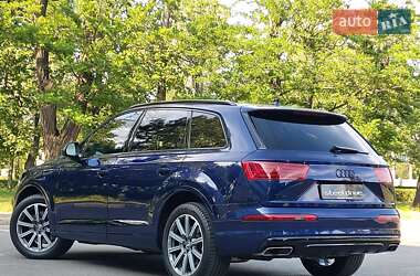Внедорожник / Кроссовер Audi Q7 2019 в 