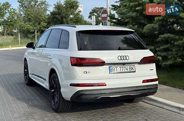 Внедорожник / Кроссовер Audi Q7 2019 в 