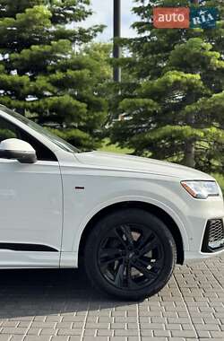 Внедорожник / Кроссовер Audi Q7 2019 в 