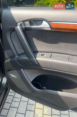 Внедорожник / Кроссовер Audi Q7 2014 в 