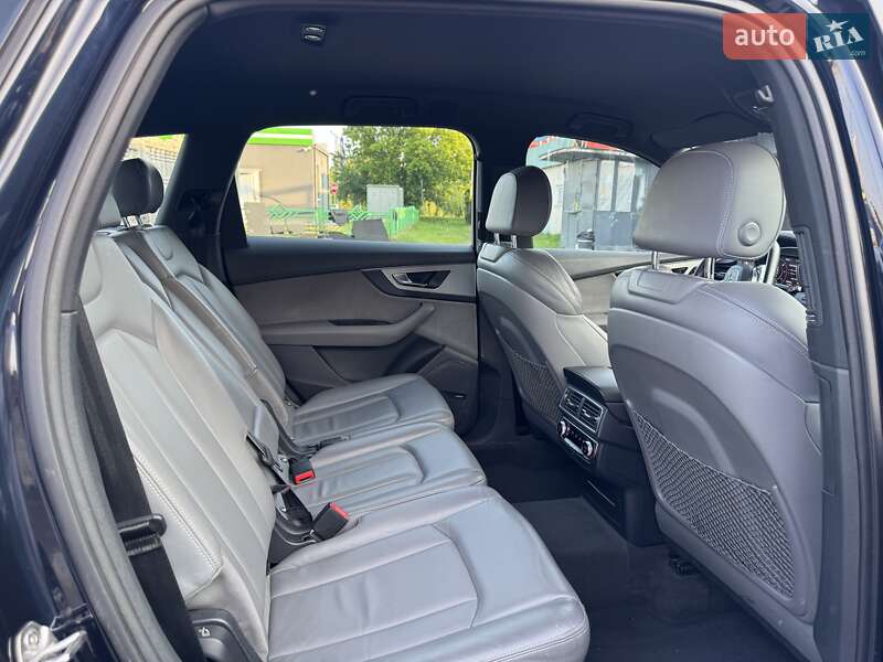 Внедорожник / Кроссовер Audi Q7 2016 в Тернополе