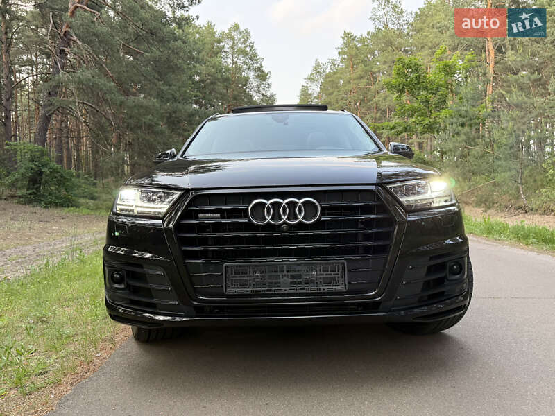 Внедорожник / Кроссовер Audi Q7 2019 в Киеве