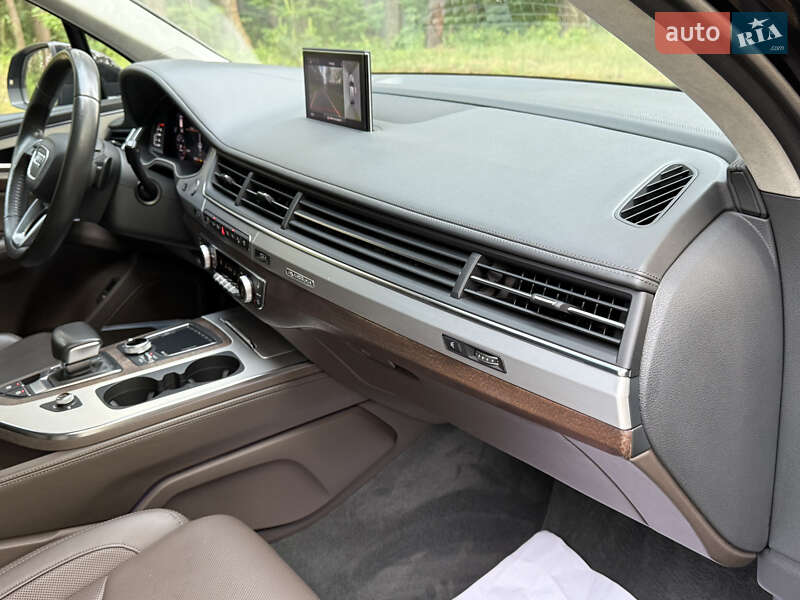 Внедорожник / Кроссовер Audi Q7 2019 в Киеве