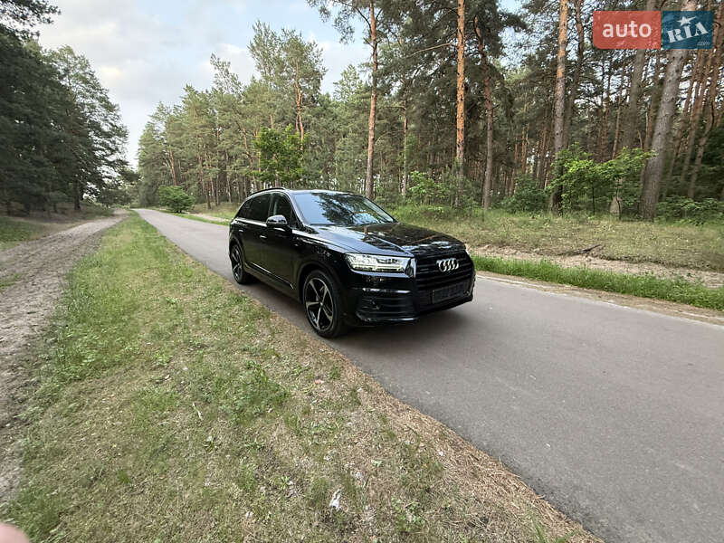 Внедорожник / Кроссовер Audi Q7 2019 в Киеве