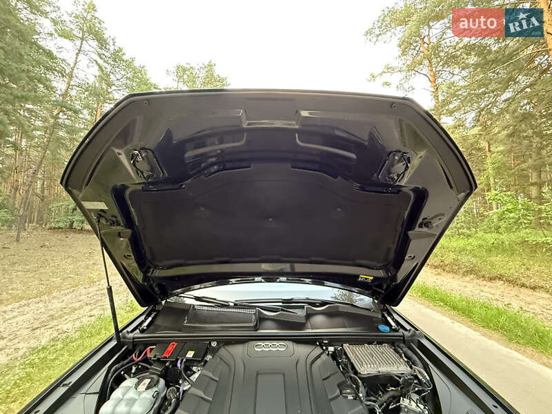 Внедорожник / Кроссовер Audi Q7 2019 в Киеве