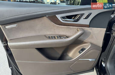 Внедорожник / Кроссовер Audi Q7 2015 в 