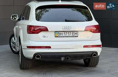 Внедорожник / Кроссовер Audi Q7 2012 в 