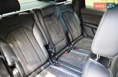 Позашляховик / Кросовер Audi Q7 2020 в 