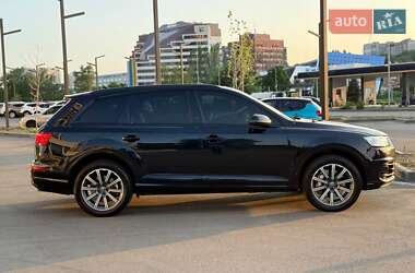 Внедорожник / Кроссовер Audi Q7 2017 в 