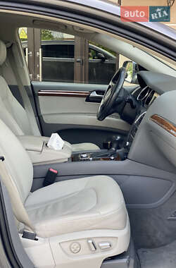 Внедорожник / Кроссовер Audi Q7 2012 в 